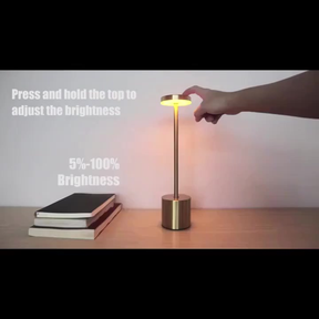 Luminária de Mesa Abajur Cabeceira Escrivaninha LED 3 em 1 Recarregável Tipo C Preto Cromado Dourado